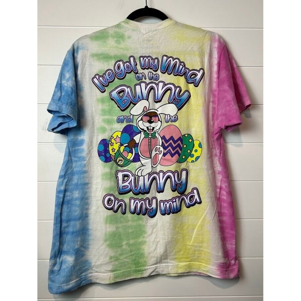 Buc-ee's Tie Dye " I've got the‎ Easter Bunny on my Mind"  tshirt Sz Large